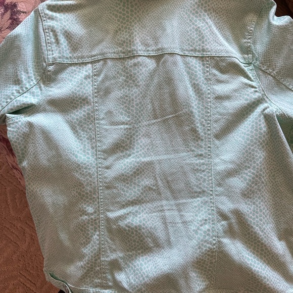 Denim and Co women’s Jean jacket size large- seafoam green animal print - Picture 4 of 6